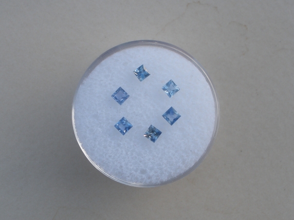 6 Ceylon sapphire blue princess gems 2.5mm each