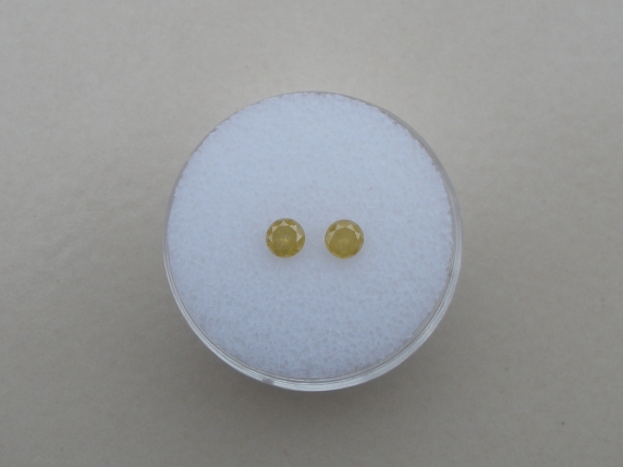 Yellow diamond round pair 3.6mm each