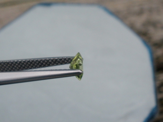 Peridot square loose gem 4mm