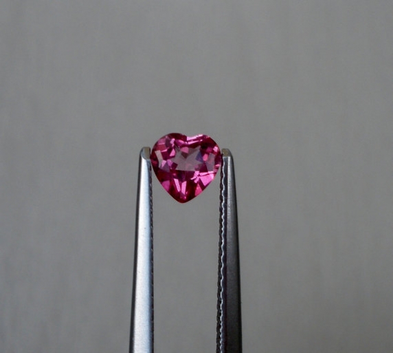 Pink topaz heart 5mm