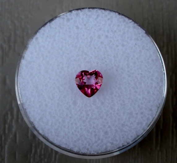 Pink topaz heart 5mm