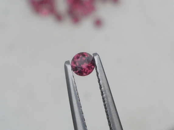 Garnet round shape gem 3mm