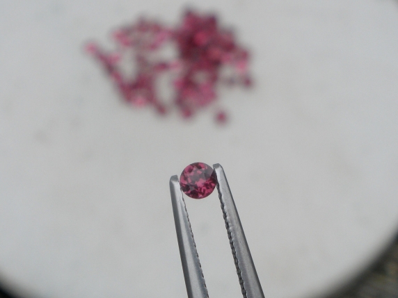 Garnet round shape gem 3mm