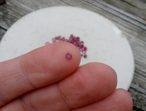 Garnet round shape gem 3mm