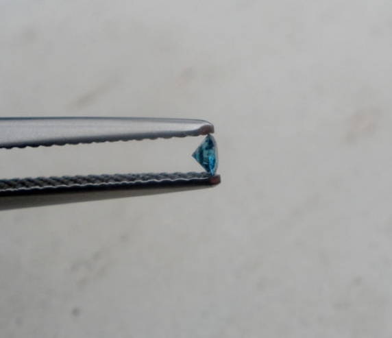 Blue diamond loose rounds 2.5mm