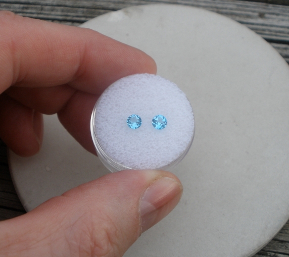 Swiss blue topaz round gem pair 4mm each