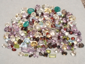 Over 500 Carats of Loose Natural Gemstone Mix