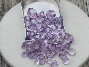over 50 carats of loose natural amethyst gem mix