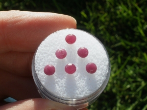 6  Ruby round loose gems 4.0mm each