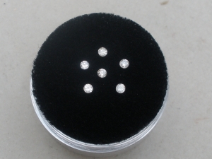 6 White diamond loose rounds 1.8mm each