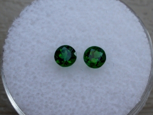 Matching Pair 4 mm Green Round Chrome Diopside in AAA Grade