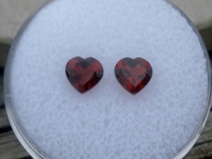 Garnet heart gem pair 5mm