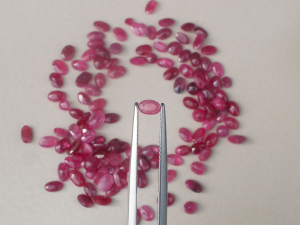 Burmese Pink Red Natural Ruby 0val 5x3mm